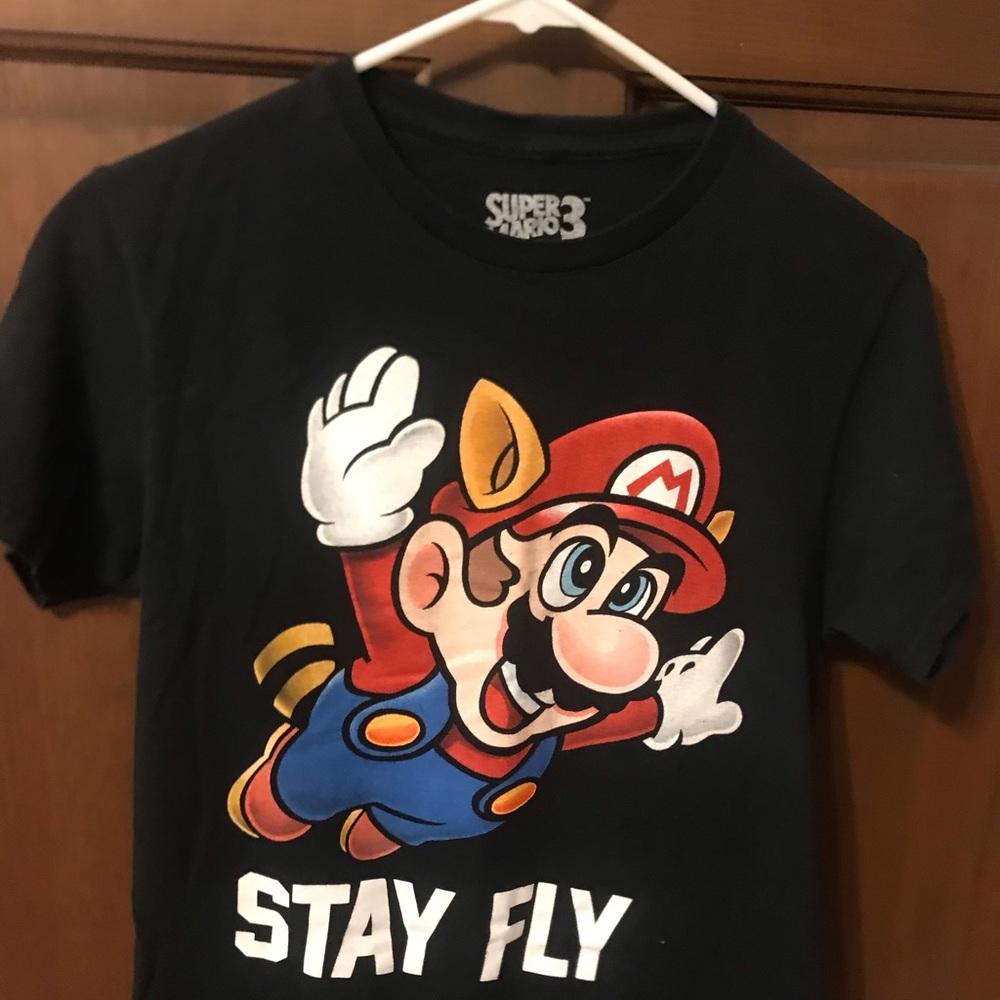 Men’s Super Mario Bro’s. T-shirt size small